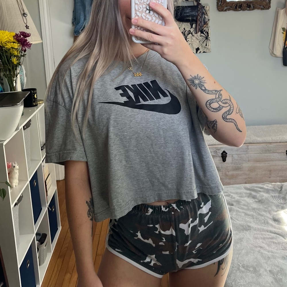 Nike | Crop Tee
